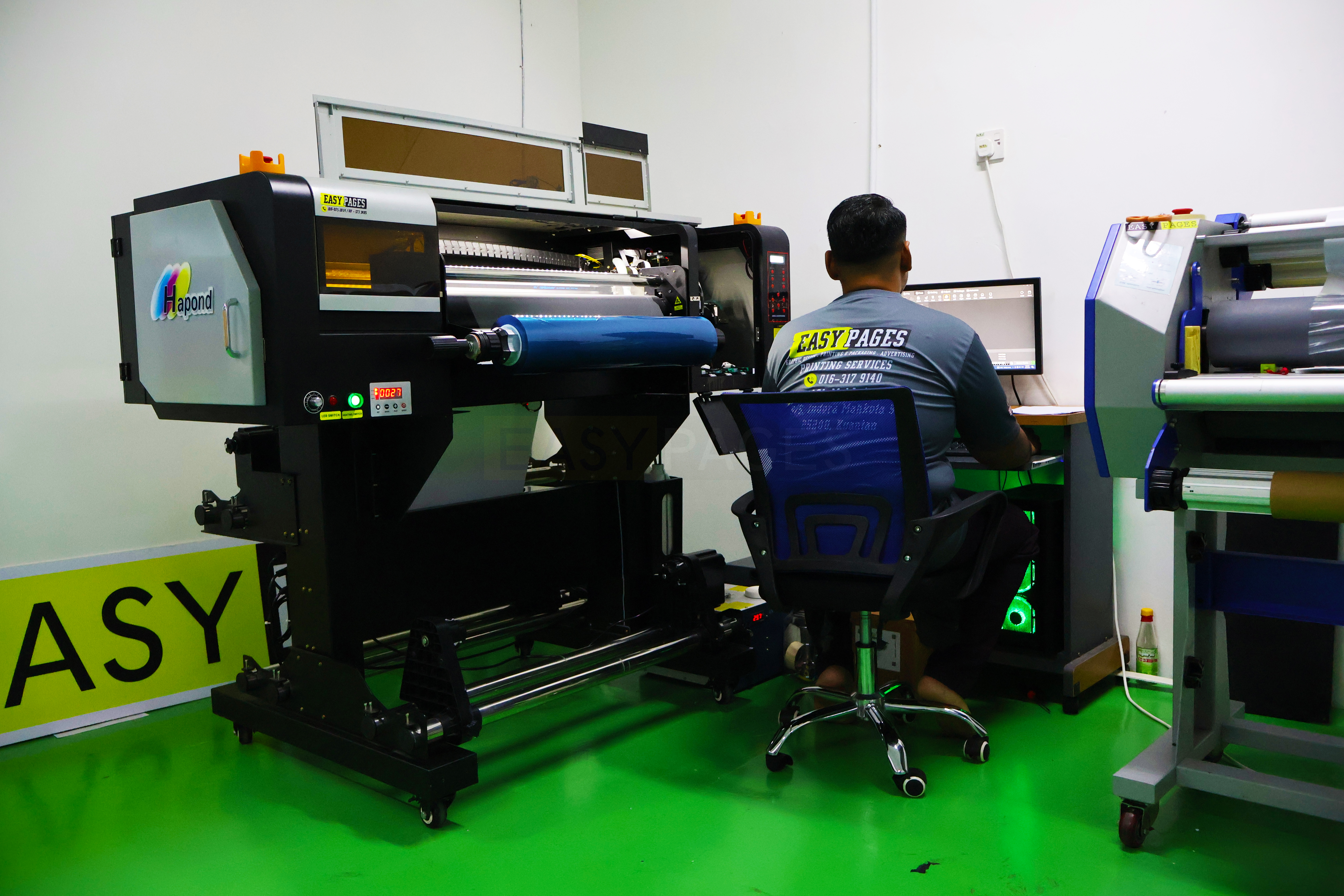 sticker cutting machine